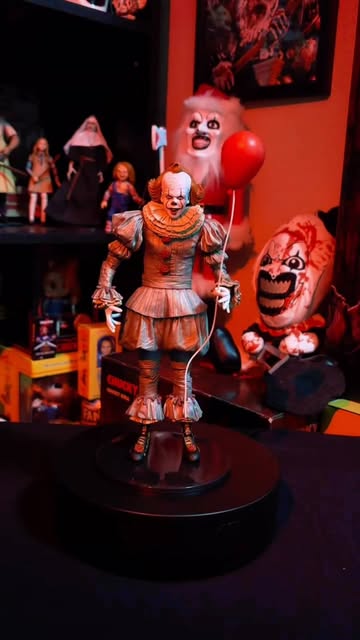Pennywise — IT — Movie fiquru